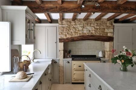 Two Rose Walk Cottage Cotswolds Moreton-in-Marsh Exterior photo
