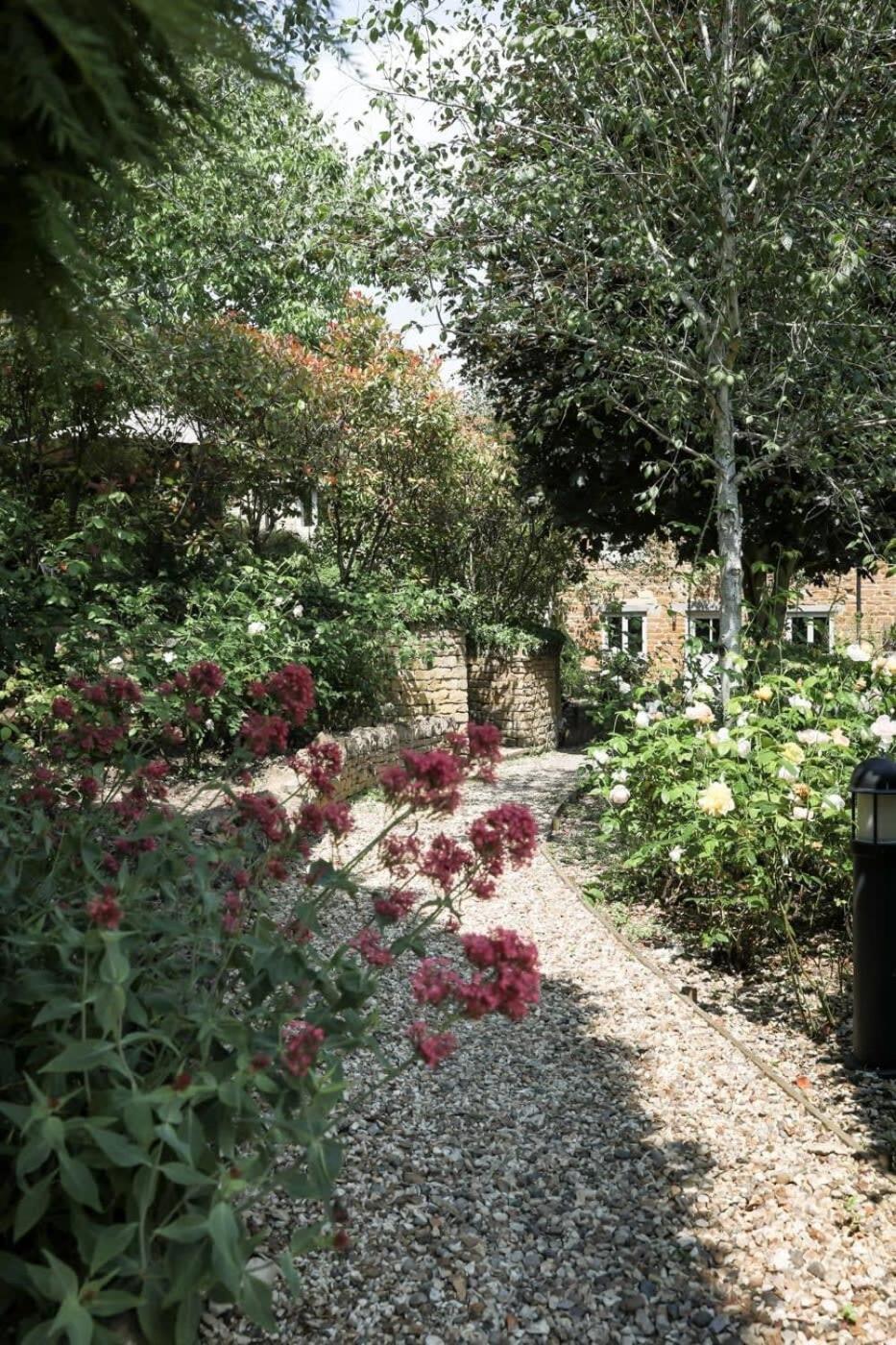 Two Rose Walk Cottage Cotswolds Moreton-in-Marsh Exterior photo